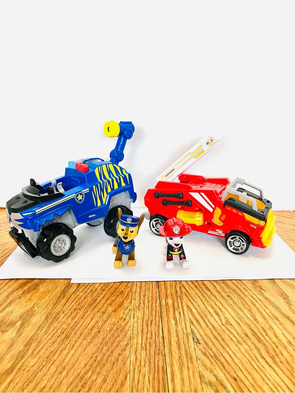 Paw Patrol Chase & Marshall Figures Vehicles Lot Read Spin Master